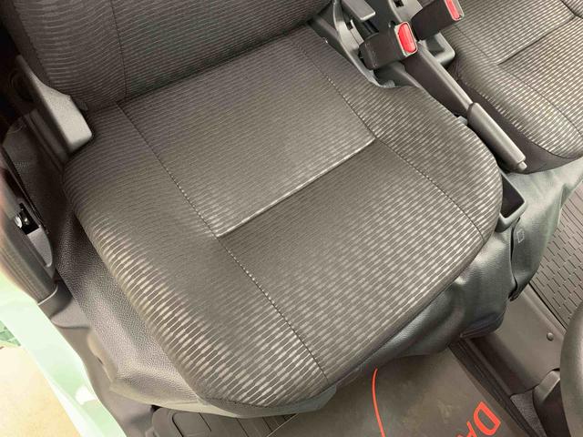 ハイゼットカーゴ ＤＸ　４ＷＤ　オートライト・オートマチックハイビーム・キーレスエントリー・アイドリングストップ・マニュアルエアコン・水平格納式リヤシート・スマートアシスト（32枚目）