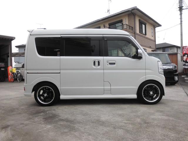 エブリイワゴン PZターボスペシャル HIDライト フォグランプ ローダウン 15インチアルミ メッキミラーカバー ルーフスポイラー 両側パワースライドドア 8インチナビ地デジバックカメラ ETC ドライブレコーダー 黒革調シートカバー(8枚目)