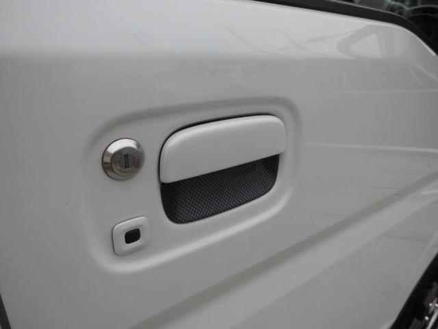 エブリイワゴン PZターボスペシャル HIDライト フォグランプ ローダウン 15インチアルミ メッキミラーカバー ルーフスポイラー 両側パワースライドドア 8インチナビ地デジバックカメラ ETC ドライブレコーダー 黒革調シートカバー(16枚目)