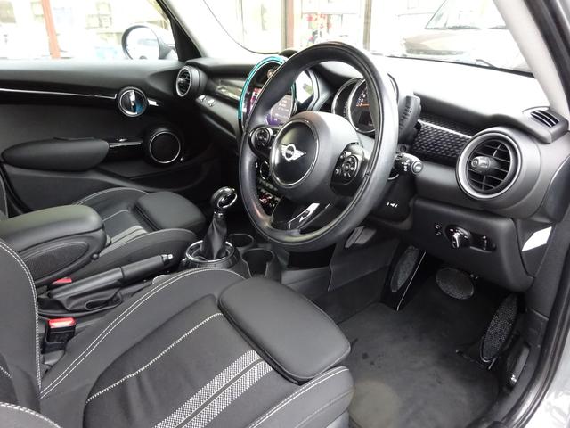 MINI クーパーS クーパーS5ドア/Bluetooth/純正ナビ/バックモニター/ETC/リヤソナー/ユーザー買取車両(18枚目)