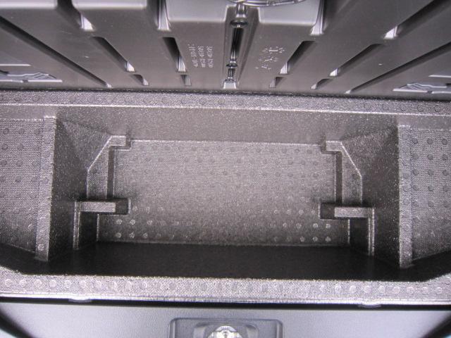 タント Ｘ　片側電動両側スライドドア　スマートキーシステム　ＬＥＤライト　アイドリングストップ車　オートライト　衝突安全ボディ　車線逸脱警報　運転席助手席シートヒター　ブレーキサポート　電動ミラー（18枚目）