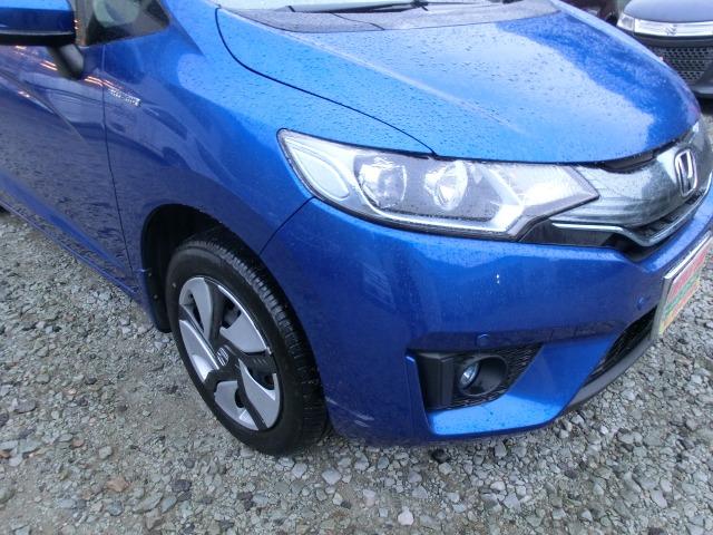 フィットハイブリッド Lパッケージ 半革 ブルートゥース AWD イモビライザー LED ナビTV キーフリー 衝突安全ボディ 1オーナー PS ETC車載器 地デジ クルーズコントロール メモリーナビ PW アイドリングストップ(4枚目)