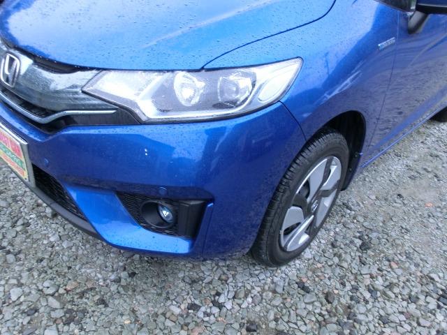 フィットハイブリッド Lパッケージ 半革 ブルートゥース AWD イモビライザー LED ナビTV キーフリー 衝突安全ボディ 1オーナー PS ETC車載器 地デジ クルーズコントロール メモリーナビ PW アイドリングストップ(6枚目)