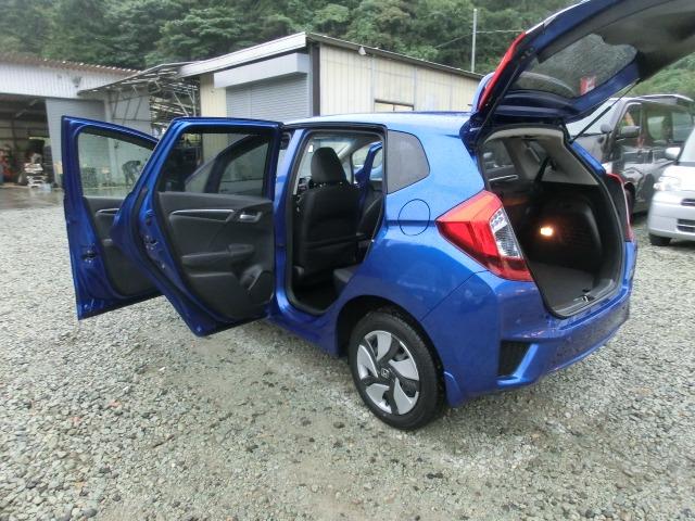 フィットハイブリッド Lパッケージ 半革 ブルートゥース AWD イモビライザー LED ナビTV キーフリー 衝突安全ボディ 1オーナー PS ETC車載器 地デジ クルーズコントロール メモリーナビ PW アイドリングストップ(26枚目)