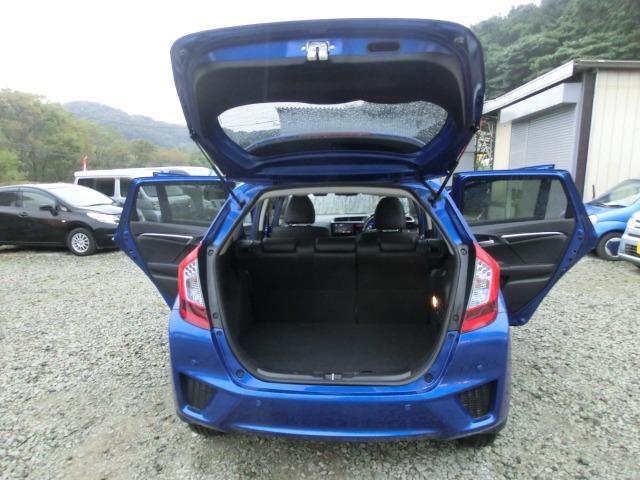 フィットハイブリッド Lパッケージ 半革 ブルートゥース AWD イモビライザー LED ナビTV キーフリー 衝突安全ボディ 1オーナー PS ETC車載器 地デジ クルーズコントロール メモリーナビ PW アイドリングストップ(27枚目)