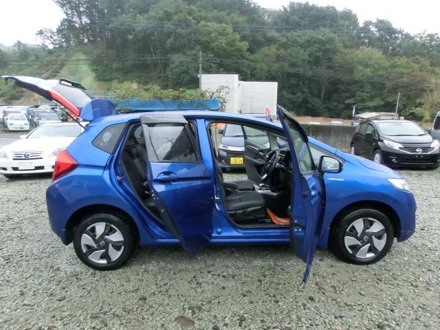 フィットハイブリッド Lパッケージ 半革 ブルートゥース AWD イモビライザー LED ナビTV キーフリー 衝突安全ボディ 1オーナー PS ETC車載器 地デジ クルーズコントロール メモリーナビ PW アイドリングストップ(29枚目)