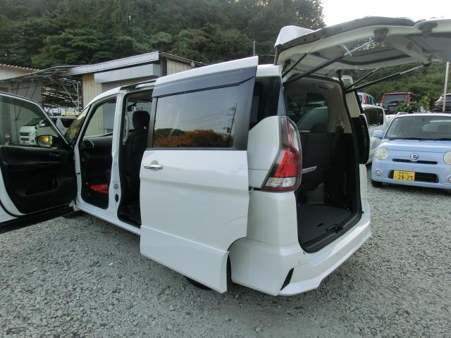 セレナ ハイウェイスター保証付き　フルフラット　衝突安全ボディ　ダブルエアコン　スマートキー＆プッシュスタート　ベンチシート　メモリーナビゲーション　ＬＥＤ　キーレス　ナビＴＶ　横滑防止装置　ＥＴＣ車載器　ダブルエアバック　３列シート（25枚目）