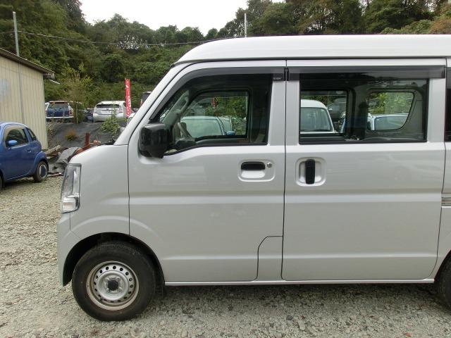 エブリイ PA パートタイム4WD 5MT 保証付き タイミングチェーン PS Wエアバック エアコン ABS 衝突安全ボディ(16枚目)