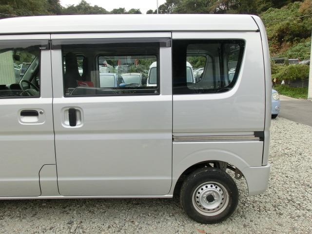 エブリイ PA パートタイム4WD 5MT 保証付き タイミングチェーン PS Wエアバック エアコン ABS 衝突安全ボディ(17枚目)