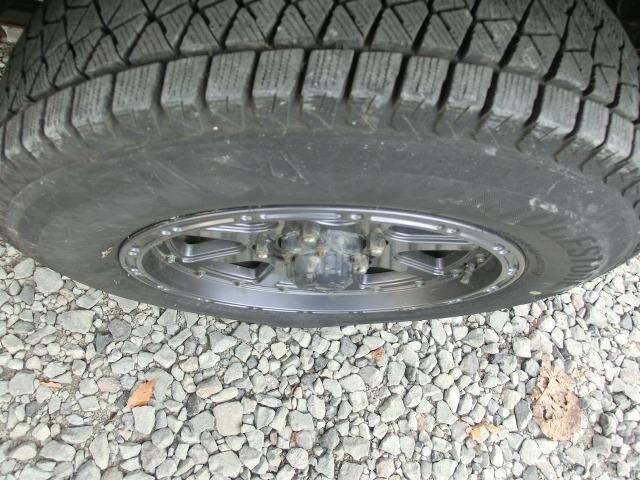 ジムニー ランドベンチャーパートタイム４ＷＤ　保証付き　前席パワーウインドウ　助手席エアバック　運転席エアバッグ　革シート　ＰＳ　衝突安全ボディ　ＡＢＳ付　シートヒータ　ＥＴＣ　ＡＴエアコン　４ＷＤ車　ターボー（12枚目）