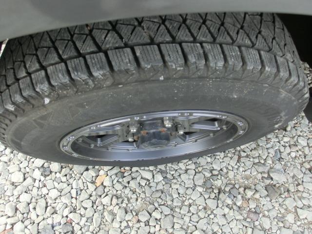 ジムニー ランドベンチャーパートタイム４ＷＤ　保証付き　前席パワーウインドウ　助手席エアバック　運転席エアバッグ　革シート　ＰＳ　衝突安全ボディ　ＡＢＳ付　シートヒータ　ＥＴＣ　ＡＴエアコン　４ＷＤ車　ターボー（13枚目）