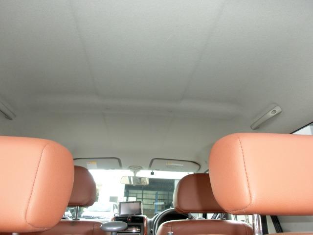 ジムニー ランドベンチャーパートタイム４ＷＤ　保証付き　前席パワーウインドウ　助手席エアバック　運転席エアバッグ　革シート　ＰＳ　衝突安全ボディ　ＡＢＳ付　シートヒータ　ＥＴＣ　ＡＴエアコン　４ＷＤ車　ターボー（30枚目）