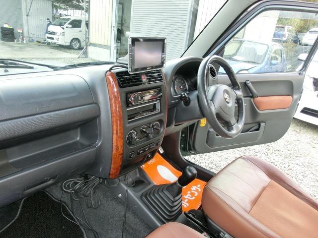 ジムニー ランドベンチャーパートタイム４ＷＤ　保証付き　前席パワーウインドウ　助手席エアバック　運転席エアバッグ　革シート　ＰＳ　衝突安全ボディ　ＡＢＳ付　シートヒータ　ＥＴＣ　ＡＴエアコン　４ＷＤ車　ターボー（31枚目）