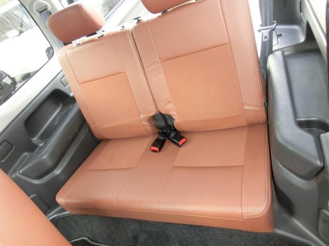 ジムニー ランドベンチャーパートタイム４ＷＤ　保証付き　前席パワーウインドウ　助手席エアバック　運転席エアバッグ　革シート　ＰＳ　衝突安全ボディ　ＡＢＳ付　シートヒータ　ＥＴＣ　ＡＴエアコン　４ＷＤ車　ターボー（34枚目）