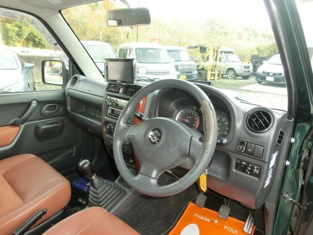 ジムニー ランドベンチャーパートタイム４ＷＤ　保証付き　前席パワーウインドウ　助手席エアバック　運転席エアバッグ　革シート　ＰＳ　衝突安全ボディ　ＡＢＳ付　シートヒータ　ＥＴＣ　ＡＴエアコン　４ＷＤ車　ターボー（35枚目）