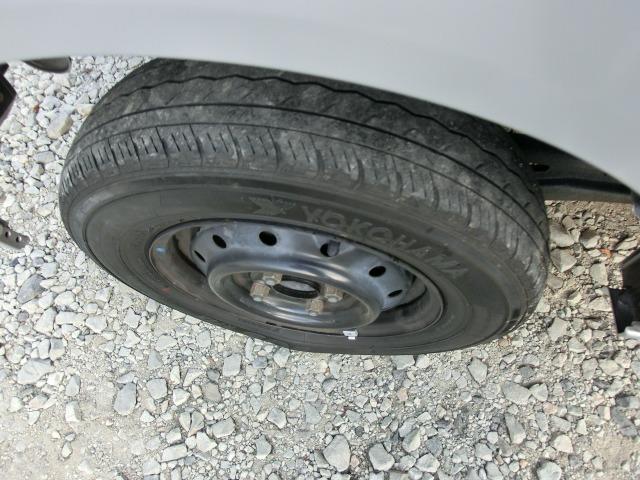 エブリイ ジョインターボ　イモビライザー　１オーナー車　オートエアコン　パワーウィンドゥ　運転席助手席エアバック　フルタイム４ＷＤ　ターボ　運転席エアバッグ　パワーステアリング　衝突安全ボディ　ＡＢＳ　ワイヤレスキー（11枚目）