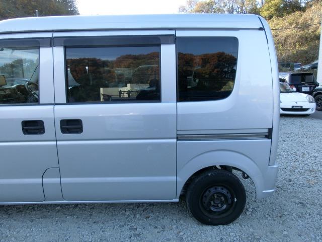 エブリイ ジョインターボ　イモビライザー　１オーナー車　オートエアコン　パワーウィンドゥ　運転席助手席エアバック　フルタイム４ＷＤ　ターボ　運転席エアバッグ　パワーステアリング　衝突安全ボディ　ＡＢＳ　ワイヤレスキー（17枚目）