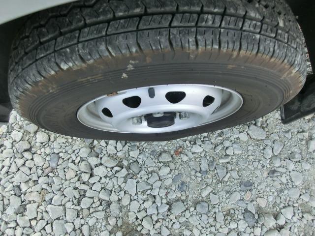 エブリイ ＰＡリミテッド　盗難防止　衝撃安全ボディー　フロントパワーウインドウ　キーレスキー　助手席エアバック　エアバック　パワステ　ＡＣ　４ＷＤ車　横滑り防止　ＡＢＳ　オートライト（13枚目）