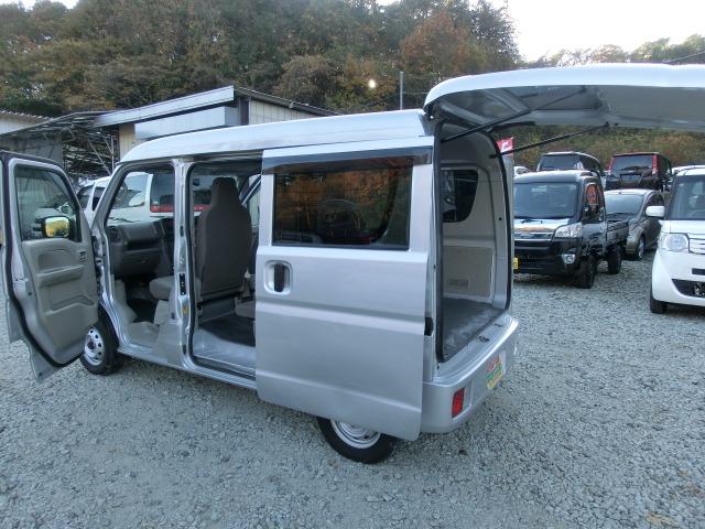 エブリイ ＰＡリミテッド　盗難防止　衝撃安全ボディー　フロントパワーウインドウ　キーレスキー　助手席エアバック　エアバック　パワステ　ＡＣ　４ＷＤ車　横滑り防止　ＡＢＳ　オートライト（25枚目）