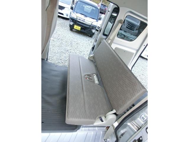 エブリイ ＰＡリミテッド　盗難防止　衝撃安全ボディー　フロントパワーウインドウ　キーレスキー　助手席エアバック　エアバック　パワステ　ＡＣ　４ＷＤ車　横滑り防止　ＡＢＳ　オートライト（34枚目）