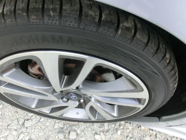 レヴォーグ １．６ＧＴ－Ｓアイサイト　４ＷＤ　ターボ　保証付き　後カメラ　ＥＴＣ装備　Ｐシート　レーンキープＡ　横滑防止装置　ＵＳＢポート　軽減ブレーキ　アクセスキー　Ｂｌｕｅｔｏｏｔｈ対応　地デジＴＶ　フルオートエアコン　ナビＴＶ　イモビライザー（11枚目）