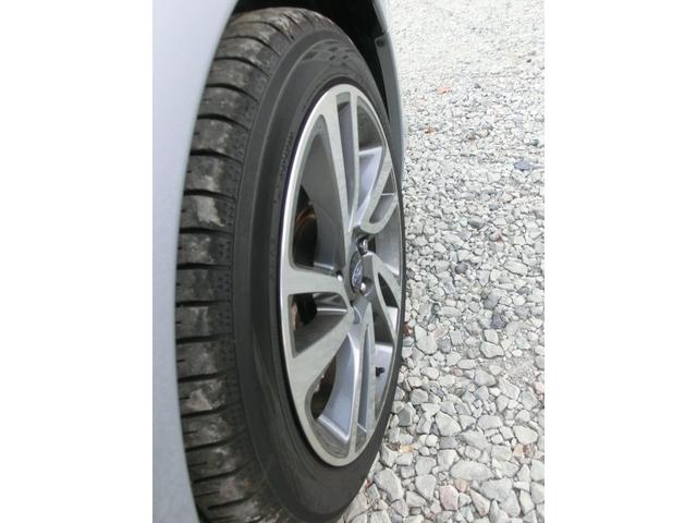 レヴォーグ １．６ＧＴ－Ｓアイサイト　４ＷＤ　ターボ　保証付き　後カメラ　ＥＴＣ装備　Ｐシート　レーンキープＡ　横滑防止装置　ＵＳＢポート　軽減ブレーキ　アクセスキー　Ｂｌｕｅｔｏｏｔｈ対応　地デジＴＶ　フルオートエアコン　ナビＴＶ　イモビライザー（12枚目）