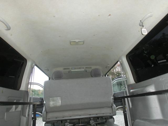 ハイエースバン ロングスーパーGL4WD AT エアバック パワーウィンドウ ETC エアコン ABS パワーステアリング 助手席エアバッグ Wエアコン(30枚目)