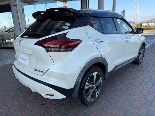 キックス １．２　Ｘ　（ｅ－ＰＯＷＥＲ）　プロパイロット・アラウンドビューモニター　ナビ＆ＴＶ　クルコン　スマートキー　レーンアシスト　パワーステアリング　盗難防止システム　ドライブレコーダー　ＥＴＣ　メモリーナビ　サイドエアバッグ　アルミ　ＡＡＣ　キーレス　パワーウィンドウ　ＡＢＳ（2枚目）