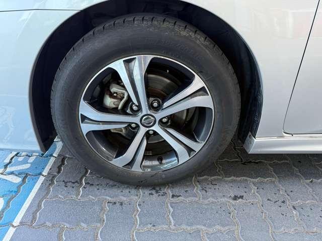 シルフィ 1.8 S ツーリング 純正フルエアロ・ローダウンサス アルミホイール Wエアバック キーレスエントリー オートエアコン パワーステアリング パワーウインドウ エアバッグ インテリジェントキ-(12枚目)