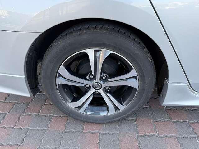 シルフィ 1.8 S ツーリング 純正フルエアロ・ローダウンサス アルミホイール Wエアバック キーレスエントリー オートエアコン パワーステアリング パワーウインドウ エアバッグ インテリジェントキ-(20枚目)