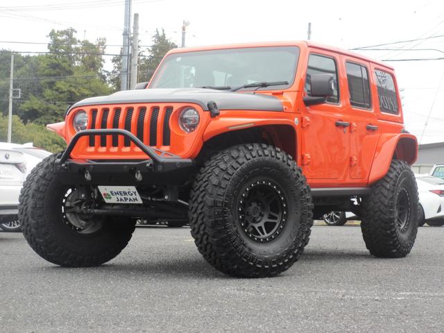 ジープ・ラングラーアンリミテッド サハラ ローンチエディション ロッククローラーRRDリフトUP/METHOD17AW/NITTO40インチタイヤ/Flowmasterマフラー/純正ソナー対応ポイズン前後バンパー/ロックレール/オバフェン/ドラレコ/黒革/ラテラル(2枚目)