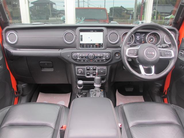 ジープ・ラングラーアンリミテッド サハラ ローンチエディション ロッククローラーRRDリフトUP/METHOD17AW/NITTO40インチタイヤ/Flowmasterマフラー/純正ソナー対応ポイズン前後バンパー/ロックレール/オバフェン/ドラレコ/黒革/ラテラル(3枚目)