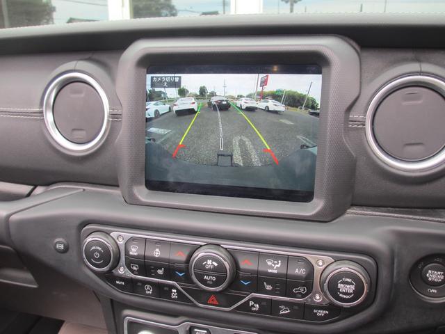 ジープ・ラングラーアンリミテッド サハラ ローンチエディション ロッククローラーRRDリフトUP/METHOD17AW/NITTO40インチタイヤ/Flowmasterマフラー/純正ソナー対応ポイズン前後バンパー/ロックレール/オバフェン/ドラレコ/黒革/ラテラル(10枚目)