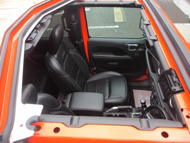 ジープ・ラングラーアンリミテッド サハラ ローンチエディション ロッククローラーRRDリフトUP/METHOD17AW/NITTO40インチタイヤ/Flowmasterマフラー/純正ソナー対応ポイズン前後バンパー/ロックレール/オバフェン/ドラレコ/黒革/ラテラル(12枚目)