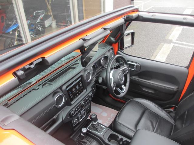 ジープ・ラングラーアンリミテッド サハラ ローンチエディション ロッククローラーRRDリフトUP/METHOD17AW/NITTO40インチタイヤ/Flowmasterマフラー/純正ソナー対応ポイズン前後バンパー/ロックレール/オバフェン/ドラレコ/黒革/ラテラル(13枚目)