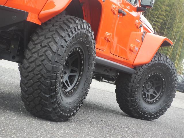 ジープ・ラングラーアンリミテッド サハラ ローンチエディション ロッククローラーRRDリフトUP/METHOD17AW/NITTO40インチタイヤ/Flowmasterマフラー/純正ソナー対応ポイズン前後バンパー/ロックレール/オバフェン/ドラレコ/黒革/ラテラル(38枚目)