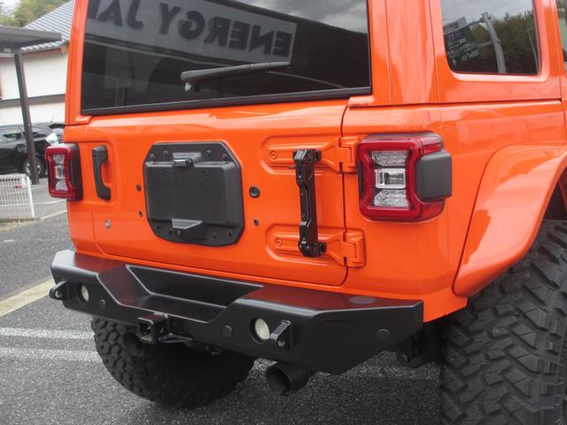 ジープ・ラングラーアンリミテッド サハラ ローンチエディション ロッククローラーRRDリフトUP/METHOD17AW/NITTO40インチタイヤ/Flowmasterマフラー/純正ソナー対応ポイズン前後バンパー/ロックレール/オバフェン/ドラレコ/黒革/ラテラル(41枚目)