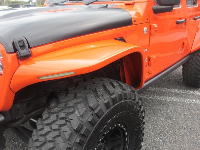 ジープ・ラングラーアンリミテッド サハラ ローンチエディション ロッククローラーRRDリフトUP/METHOD17AW/NITTO40インチタイヤ/Flowmasterマフラー/純正ソナー対応ポイズン前後バンパー/ロックレール/オバフェン/ドラレコ/黒革/ラテラル(46枚目)