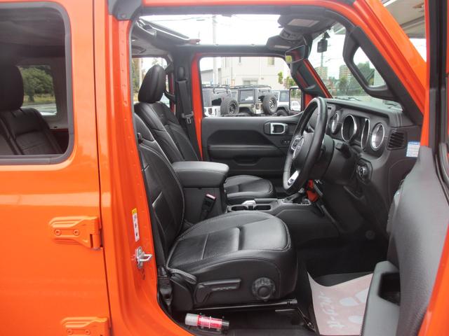 ジープ・ラングラーアンリミテッド サハラ ローンチエディション ロッククローラーRRDリフトUP/METHOD17AW/NITTO40インチタイヤ/Flowmasterマフラー/純正ソナー対応ポイズン前後バンパー/ロックレール/オバフェン/ドラレコ/黒革/ラテラル(51枚目)