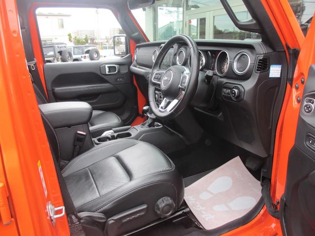 ジープ・ラングラーアンリミテッド サハラ ローンチエディション ロッククローラーRRDリフトUP/METHOD17AW/NITTO40インチタイヤ/Flowmasterマフラー/純正ソナー対応ポイズン前後バンパー/ロックレール/オバフェン/ドラレコ/黒革/ラテラル(52枚目)