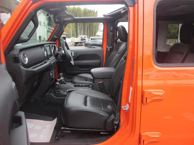 ジープ・ラングラーアンリミテッド サハラ ローンチエディション ロッククローラーRRDリフトUP/METHOD17AW/NITTO40インチタイヤ/Flowmasterマフラー/純正ソナー対応ポイズン前後バンパー/ロックレール/オバフェン/ドラレコ/黒革/ラテラル(57枚目)