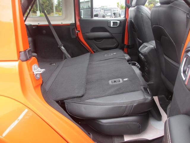 ジープ・ラングラーアンリミテッド サハラ ローンチエディション ロッククローラーRRDリフトUP/METHOD17AW/NITTO40インチタイヤ/Flowmasterマフラー/純正ソナー対応ポイズン前後バンパー/ロックレール/オバフェン/ドラレコ/黒革/ラテラル(73枚目)