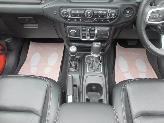 ジープ・ラングラーアンリミテッド サハラ ローンチエディション ロッククローラーRRDリフトUP/METHOD17AW/NITTO40インチタイヤ/Flowmasterマフラー/純正ソナー対応ポイズン前後バンパー/ロックレール/オバフェン/ドラレコ/黒革/ラテラル(74枚目)