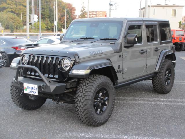 ジープ・ラングラーアンリミテッド ウィリス ラフカントリーリフトUP/JAOSマフラー/2024年製オープンカントリー35タイヤ/黒革シートカバー/前後バンパー/ロックレール/カスタムフードカバー+ラッチ+ドアバイザー/社外テール/背面キット(37枚目)