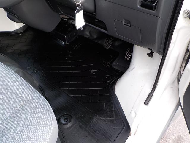 ハイゼットカーゴ スペシャルクリーン　４ＷＤ　オートマ　フル装備　新品１２インチベンプラホイールキャップ　アーバンカーキオールペイント済み（12枚目）