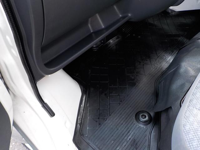 ハイゼットカーゴ スペシャルクリーン　４ＷＤ　オートマ　フル装備　新品１２インチベンプラホイールキャップ　アーバンカーキオールペイント済み（15枚目）