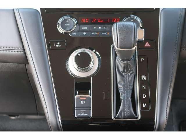 デリカD:5 G パワーパッケージ ターボ 本革シート 7名 禁煙(12枚目)