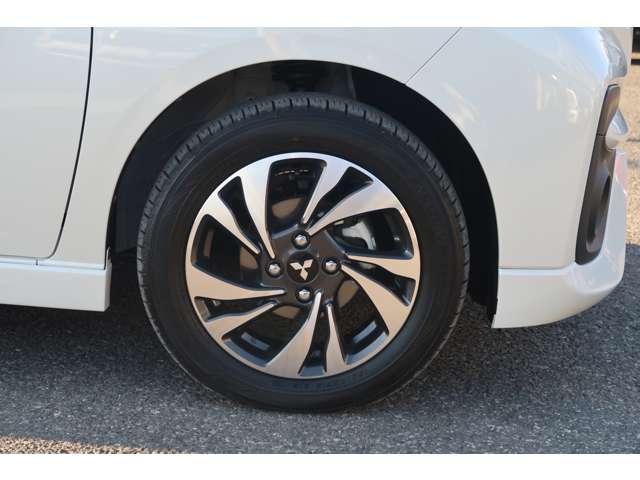 タイヤサイズ　１６５／６５Ｒ-１５　純正アルミホイール