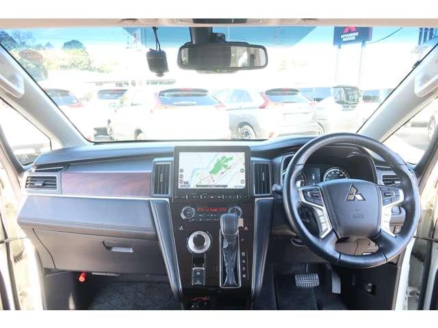 デリカＤ：５ Ｇ　パワーパッケージ　８名　禁煙　車検整備付　純正オリジナルナビ（3枚目）