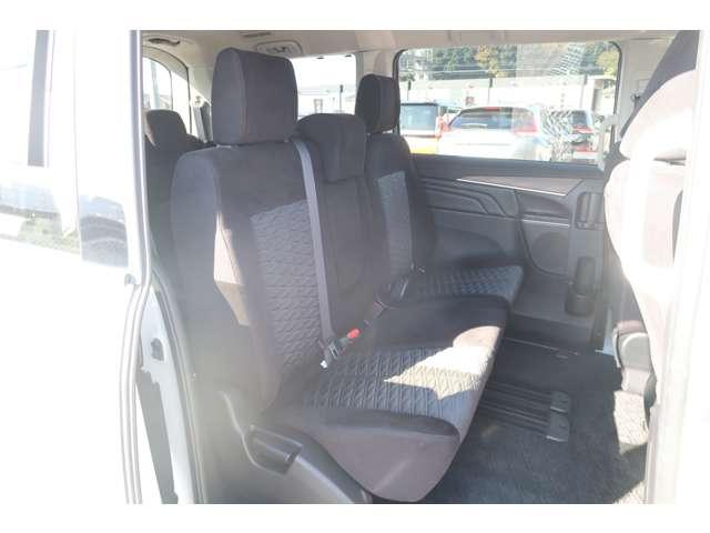 デリカＤ：５ Ｇ　パワーパッケージ　８名　禁煙　車検整備付　純正オリジナルナビ（8枚目）